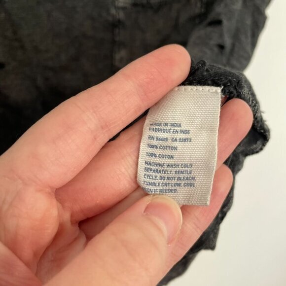 AMERICAN EAGLE Destroyed Pocket T-Shirt Black Ripped Rips Short Sleeve Crop Top - Picture 7 of 10